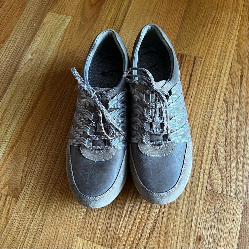 Dansko Gabi Burnished Nubuck Shoes Size 10